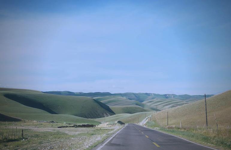 【万人说新疆|云上天路】