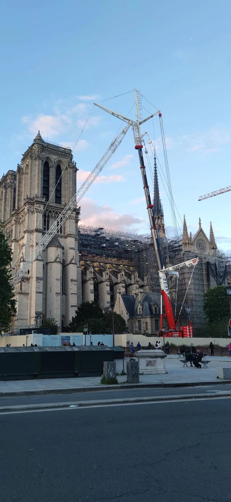 巴黎圣母院塔楼重新对外开放