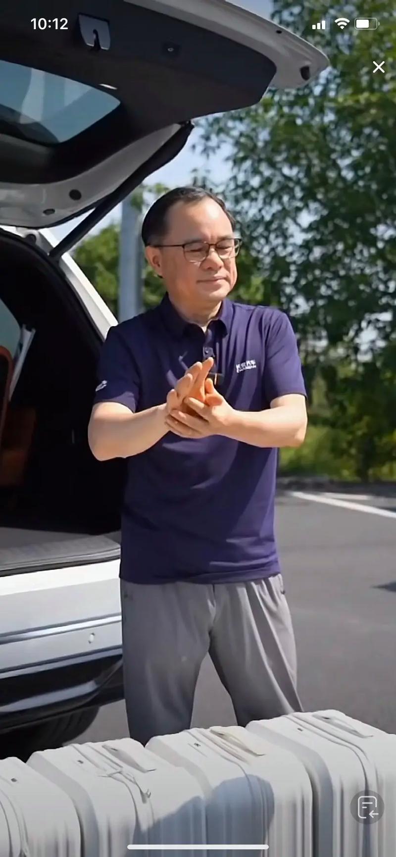 周鸿祎：朱华荣开车吓得我胆战心惊，车子都快竖起来了