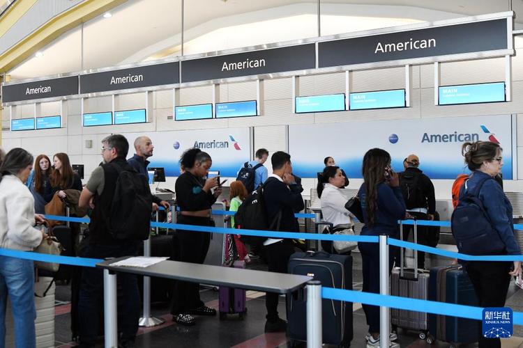 受政府停摆影响，美国交通部将下令在40个主要机场削减10%航班