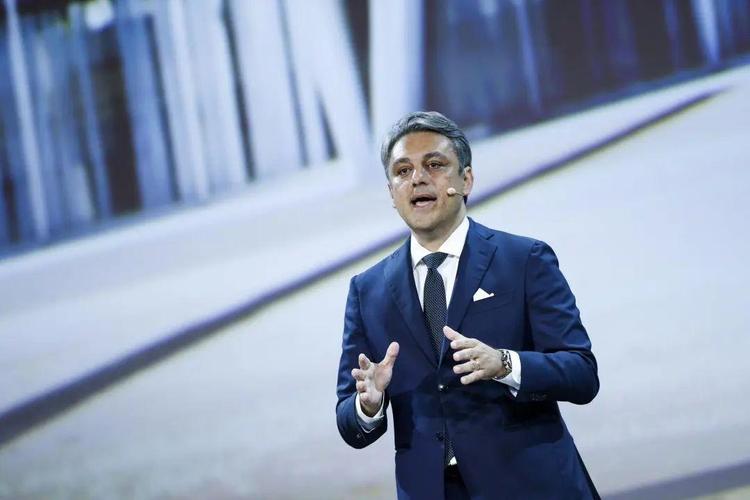 沃尔玛首席执行官道格・麦克米伦将于明年1月退休