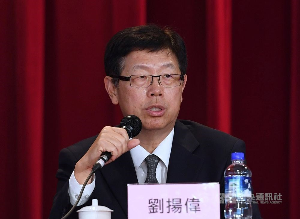 鸿海董事长称计划每年在AI领域投资20亿至30亿美元