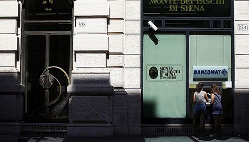 意大利财政部为自身行为辩护，获救助的西雅那银行正面临司法调查