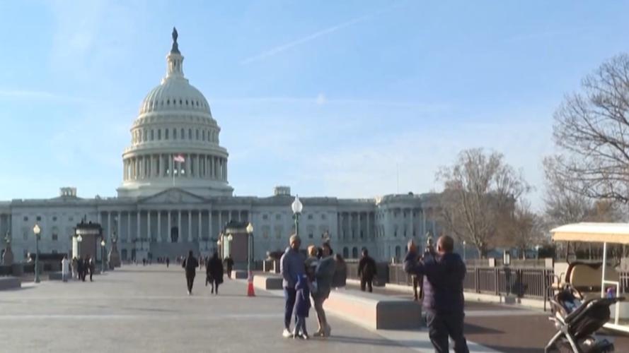 美国共和党人就与爱泼斯坦的联系向克林顿夫妇施压