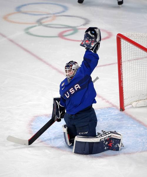 视频|侮辱性极强！美国冬奥冰球队击败加拿大夺冠，白宫发“白头鹰碾压大鹅”图 特朗普发AI视频暴打加拿大队