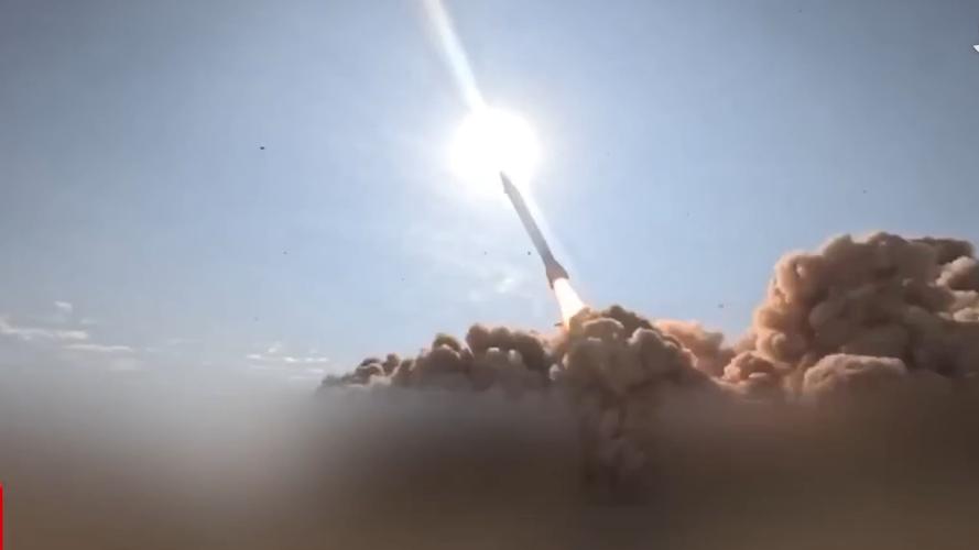 伊朗发射弹道导弹打击迪戈加中东军事基地